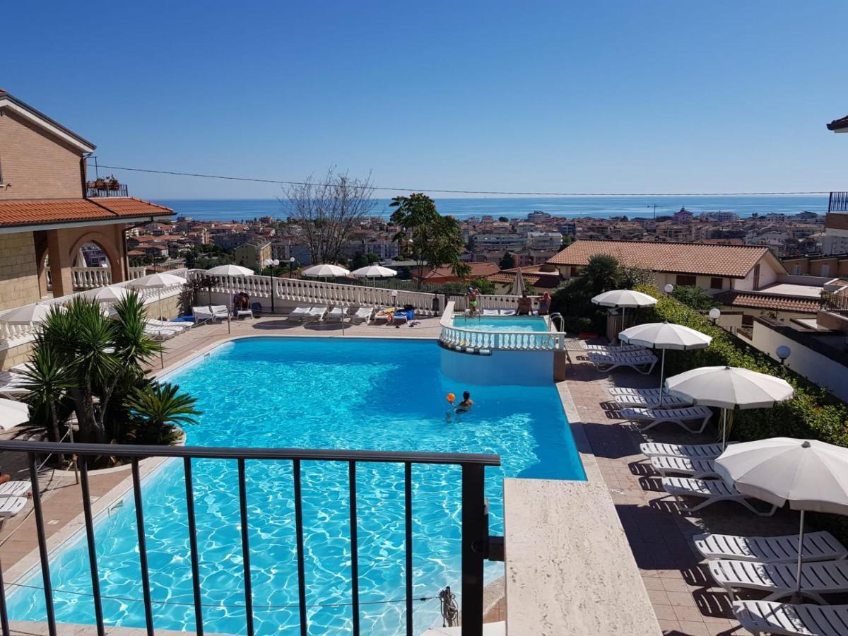 Tortoreto Residence Il Borgo מראה חיצוני תמונה